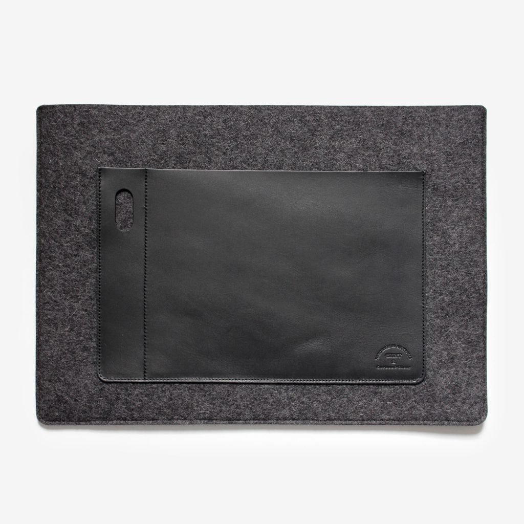 90486-HuntxCB-15-16-laptop-sleeve-black-1