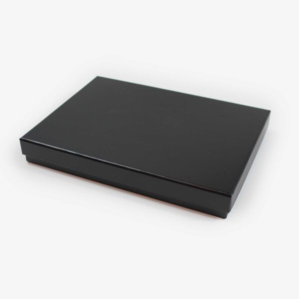 20031-box-A5-black-1