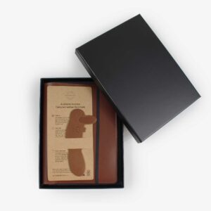 20031-box-A5-black-2